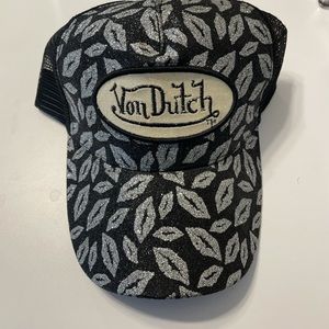 Von Dutch trucker hat
